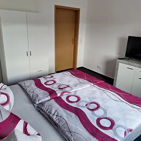 Am Wald * Lengenfeld (Saxony)